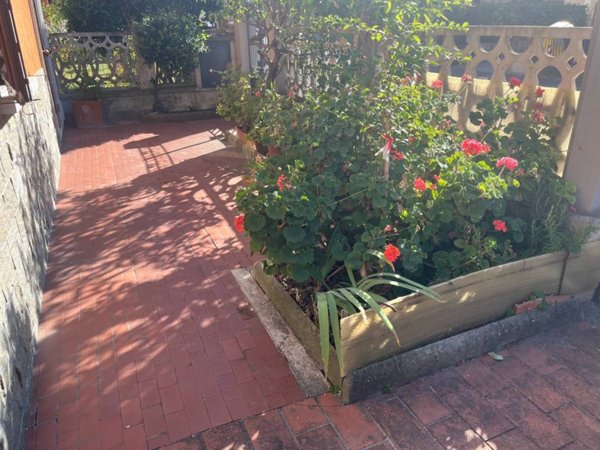 casa indipendente in vendita a Campi Bisenzio in zona San Cresci