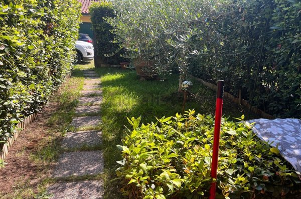 casa indipendente in vendita a Campi Bisenzio in zona San Piero a Ponti