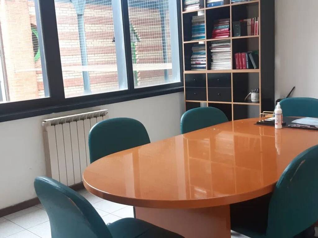 ufficio in vendita a Campi Bisenzio