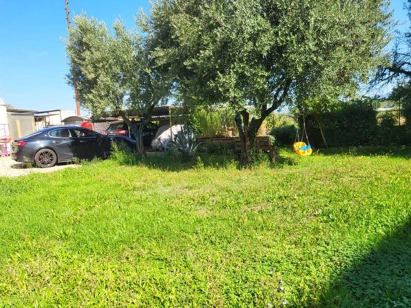 casa indipendente in vendita a Campi Bisenzio