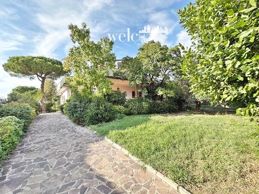 casa indipendente in vendita a Campi Bisenzio