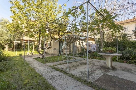 casa indipendente in vendita a Campi Bisenzio