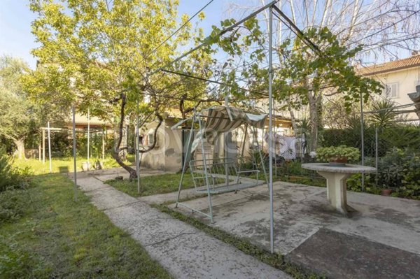 casa indipendente in vendita a Campi Bisenzio