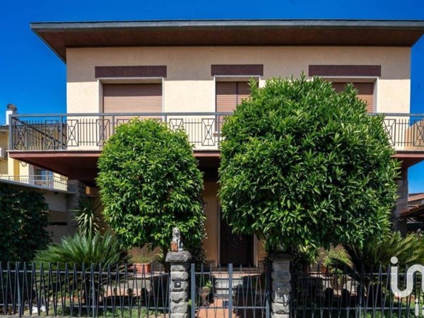 casa indipendente in vendita a Campi Bisenzio in zona Capalle