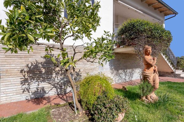 casa indipendente in vendita a Campi Bisenzio in zona San Cresci