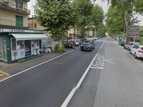 negozio in vendita a Campi Bisenzio in zona Il Rosi