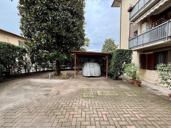 casa indipendente in vendita a Campi Bisenzio in zona San Donnino