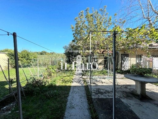 casa indipendente in vendita a Campi Bisenzio