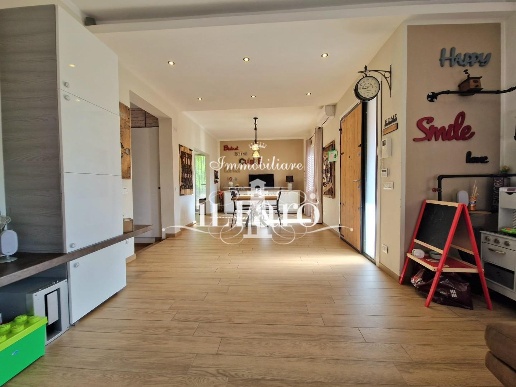 casa indipendente in vendita a Campi Bisenzio in zona San Donnino