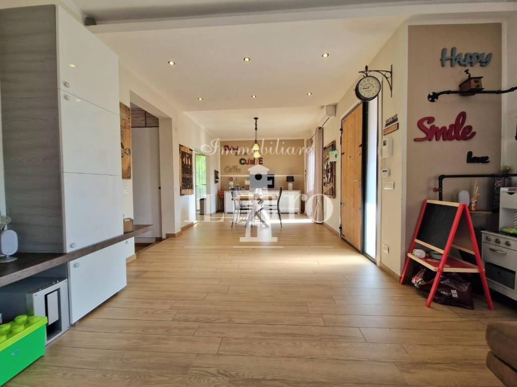 casa indipendente in vendita a Campi Bisenzio in zona San Donnino