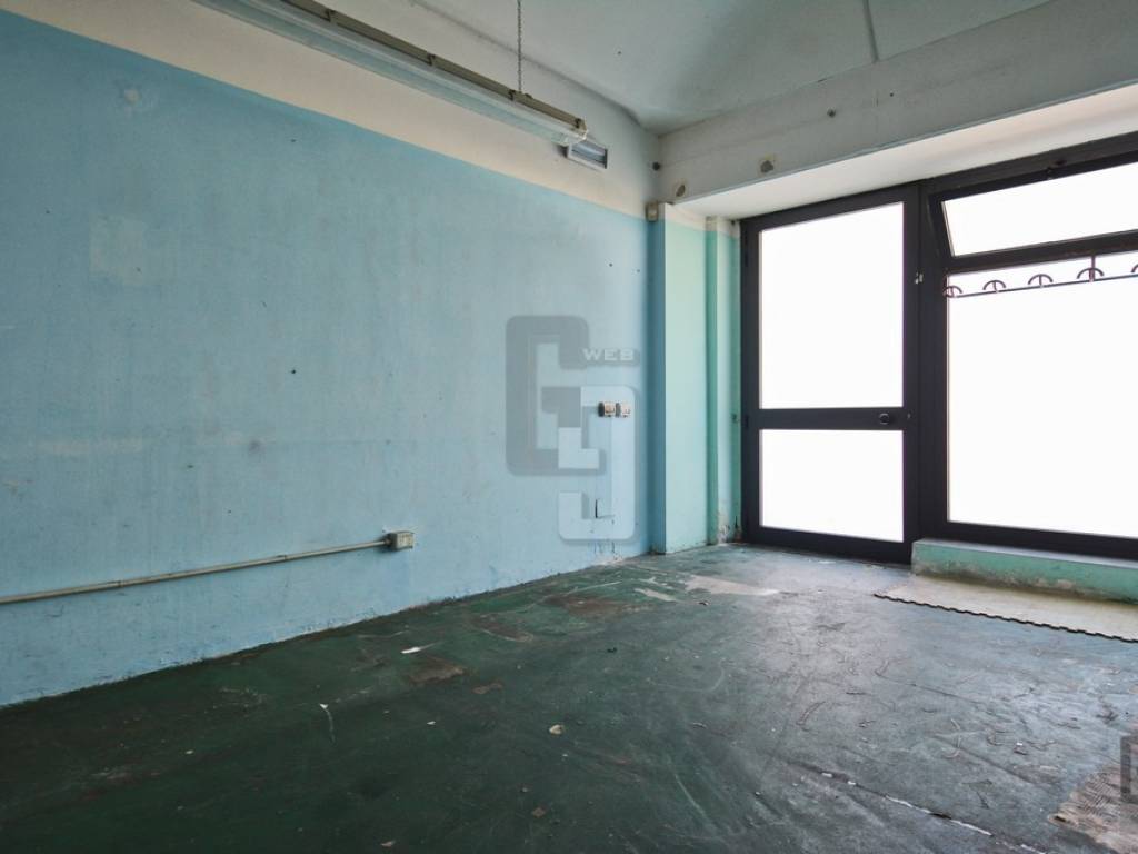 negozio in vendita a Campi Bisenzio in zona Capalle
