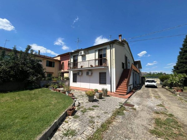 appartamento in vendita a Campi Bisenzio in zona Capalle