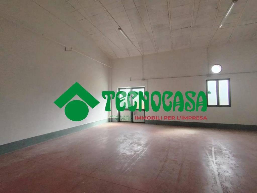 negozio in vendita a Campi Bisenzio in zona Sant'Angelo a Lecore