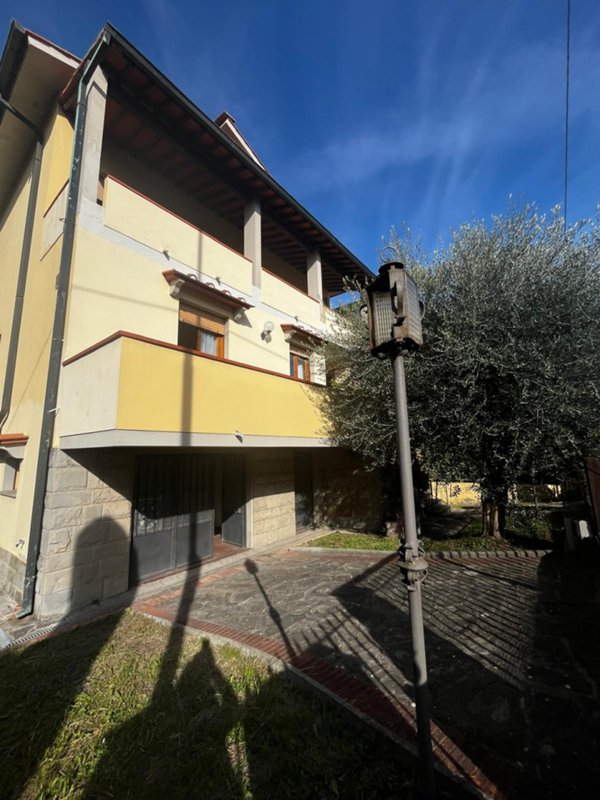 villa in vendita a Campi Bisenzio in zona Sant'Angelo a Lecore