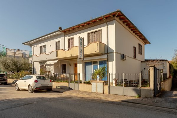 casa indipendente in vendita a Campi Bisenzio in zona San Piero a Ponti