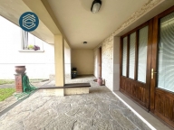 casa indipendente in vendita a Campi Bisenzio