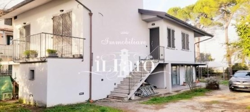 casa indipendente in vendita a Campi Bisenzio
