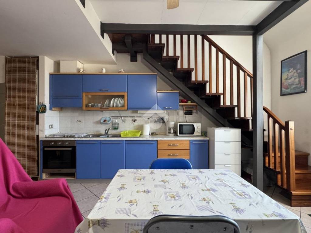 appartamento in vendita a Campi Bisenzio in zona Il Rosi