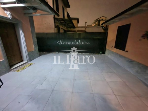 casa indipendente in vendita a Campi Bisenzio