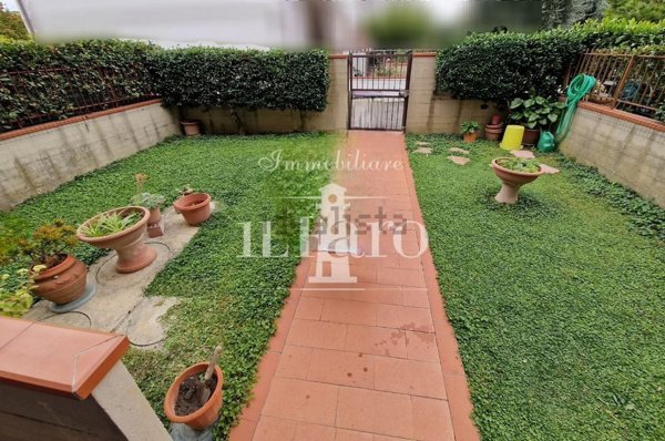 casa indipendente in vendita a Campi Bisenzio in zona San Piero a Ponti