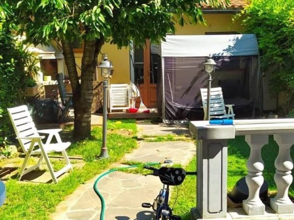 casa indipendente in vendita a Campi Bisenzio