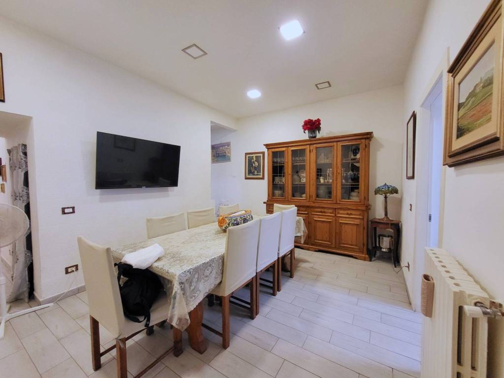 casa indipendente in vendita a Campi Bisenzio