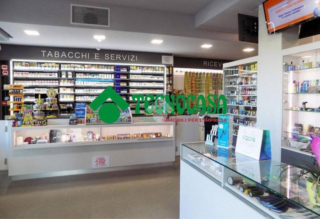 negozio in vendita a Campi Bisenzio