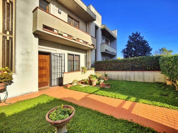 casa indipendente in vendita a Campi Bisenzio in zona San Cresci