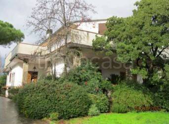 casa indipendente in vendita a Campi Bisenzio