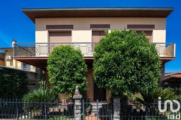 casa indipendente in vendita a Campi Bisenzio in zona Capalle