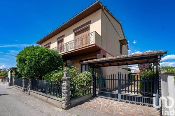 casa indipendente in vendita a Campi Bisenzio in zona Capalle