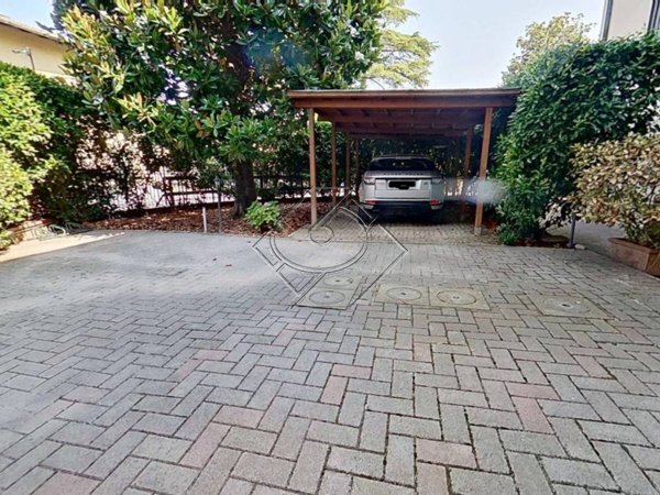 casa indipendente in vendita a Campi Bisenzio in zona San Donnino