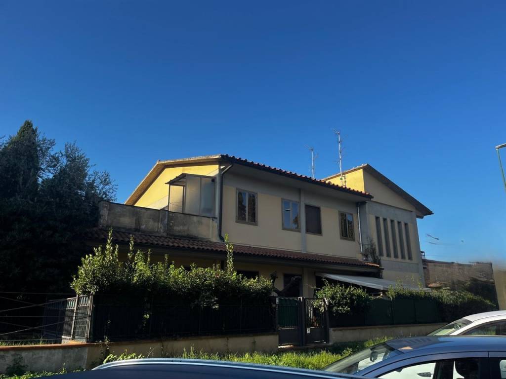 appartamento in vendita a Campi Bisenzio in zona San Cresci