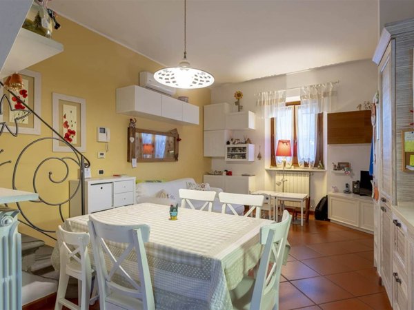 casa indipendente in vendita a Campi Bisenzio in zona San Donnino