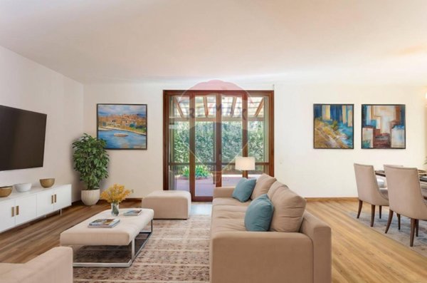 casa indipendente in vendita a Campi Bisenzio in zona Capalle