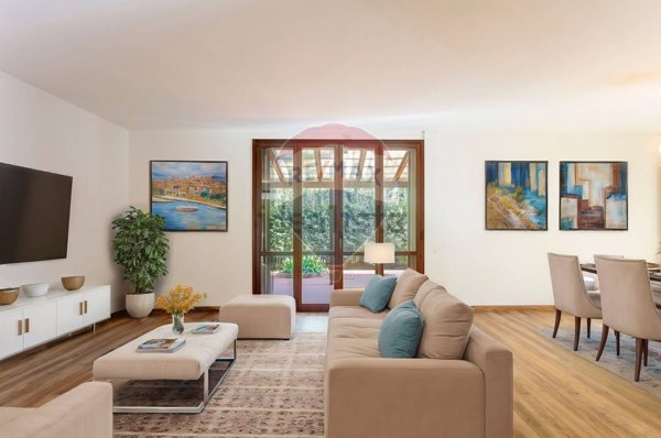 casa indipendente in vendita a Campi Bisenzio in zona Capalle