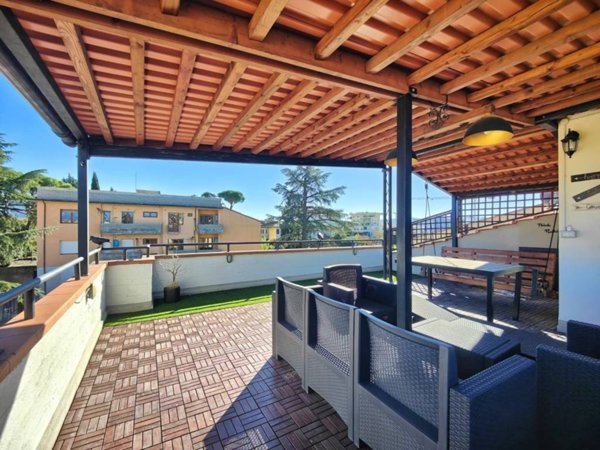 casa indipendente in vendita a Campi Bisenzio in zona San Donnino