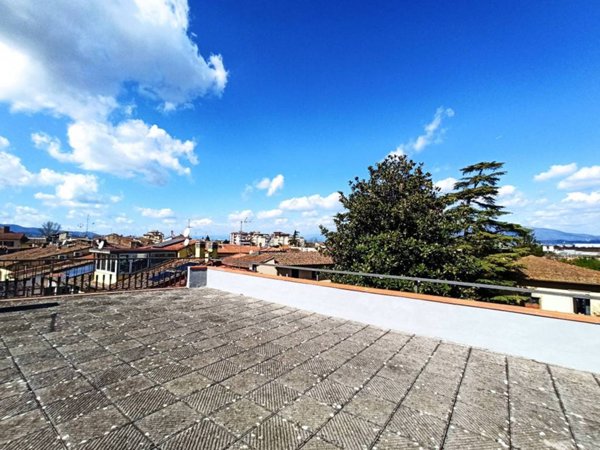 casa indipendente in vendita a Campi Bisenzio in zona San Donnino