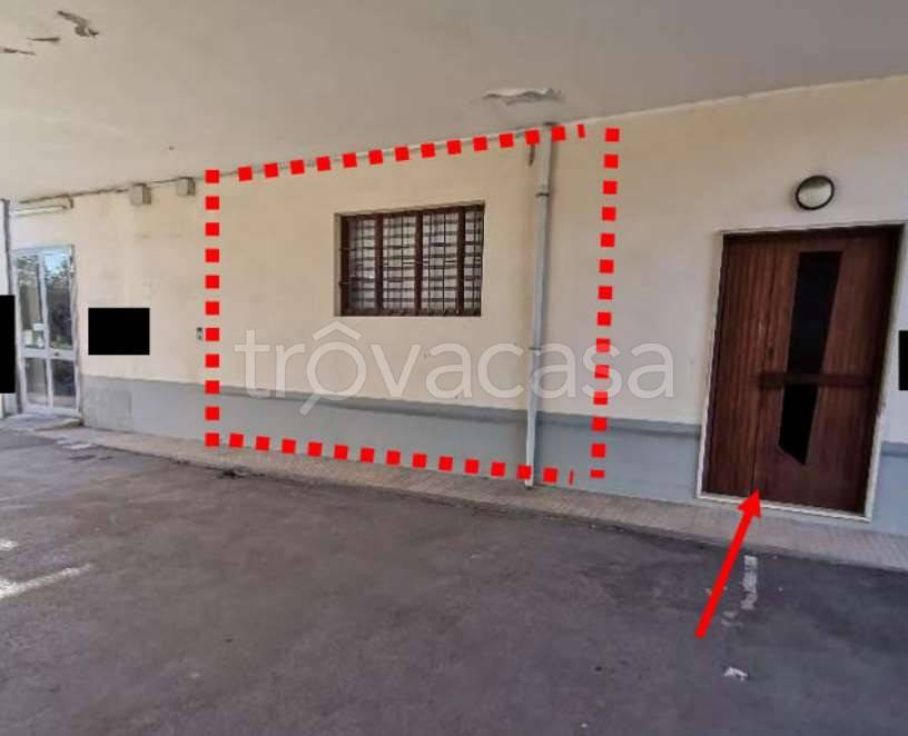 locale di sgombero in vendita a Campi Bisenzio