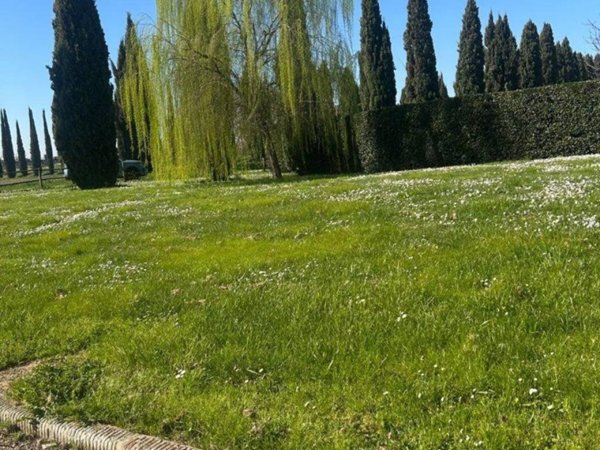 casa indipendente in vendita a Campi Bisenzio