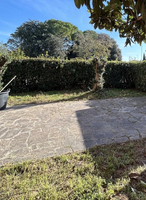 casa indipendente in vendita a Campi Bisenzio