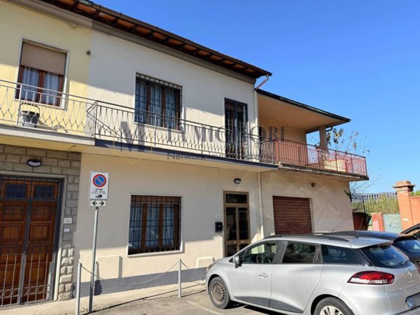 casa indipendente in vendita a Campi Bisenzio