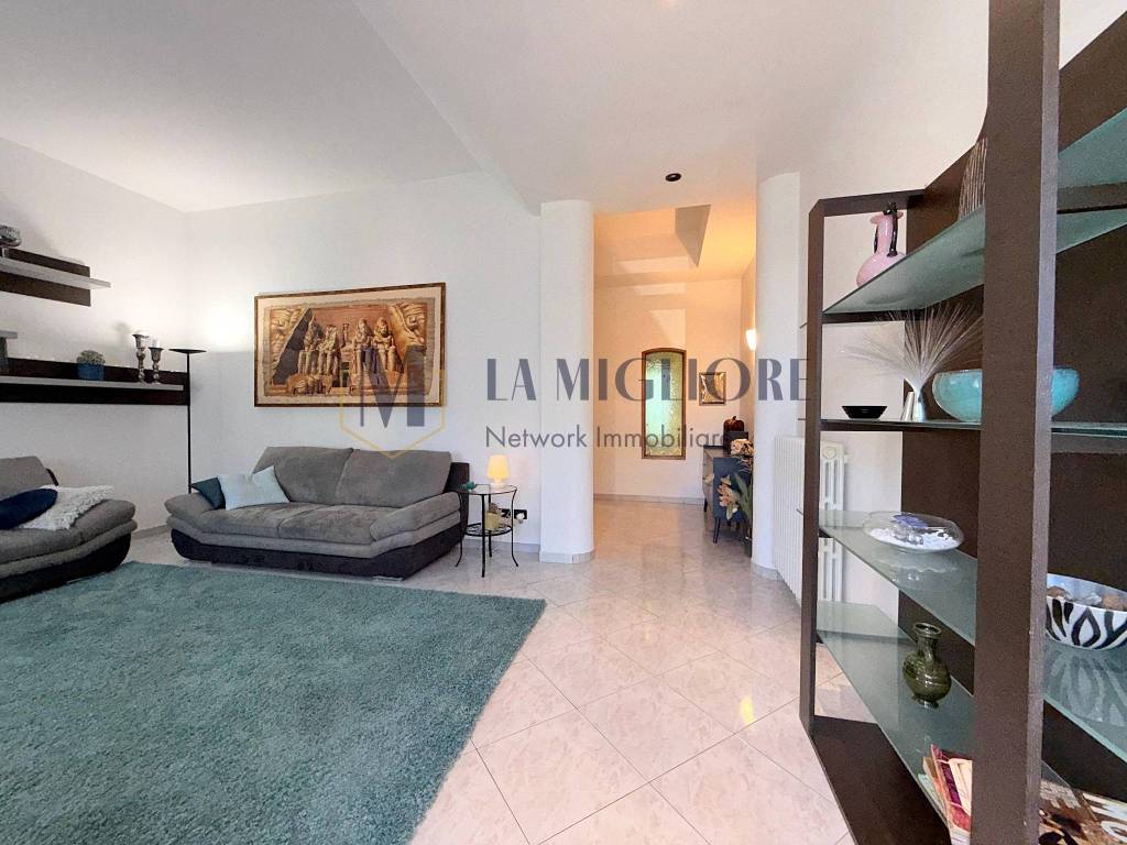 casa indipendente in vendita a Campi Bisenzio