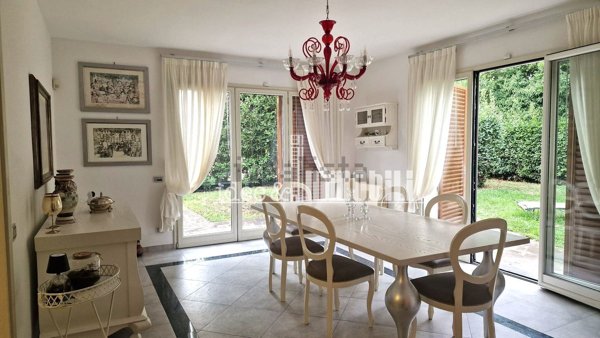 casa indipendente in vendita a Campi Bisenzio