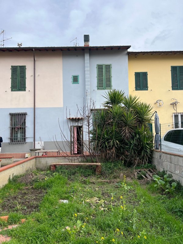 casa indipendente in vendita a Campi Bisenzio