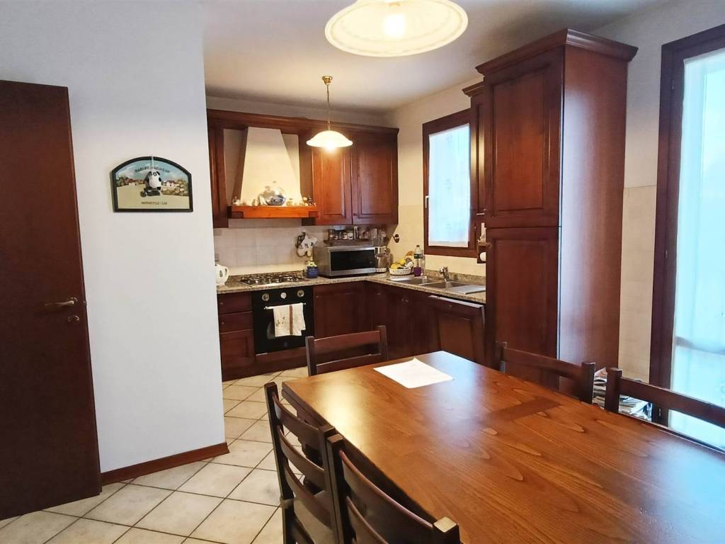 casa indipendente in vendita a Campi Bisenzio