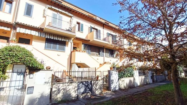 casa indipendente in vendita a Campi Bisenzio