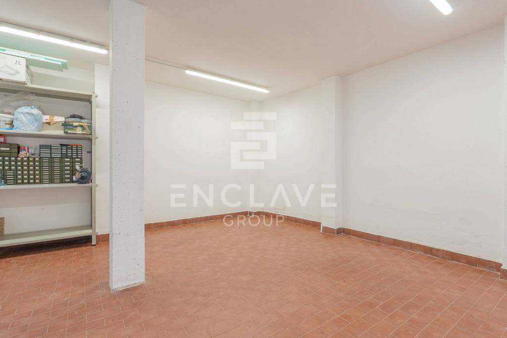 locale di sgombero in vendita a Campi Bisenzio