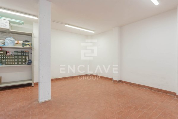 locale di sgombero in vendita a Campi Bisenzio