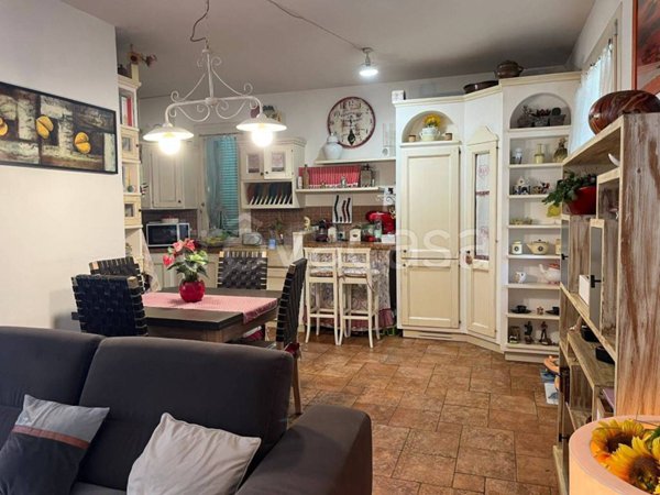 casa indipendente in vendita a Campi Bisenzio